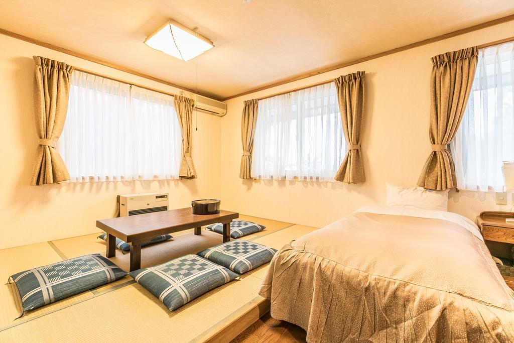 Petit Hotel Enchante Hakuba Exterior photo
