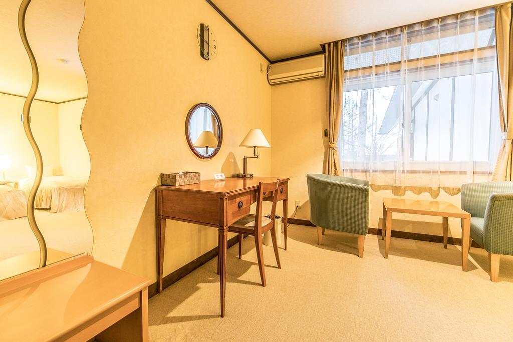 Petit Hotel Enchante Hakuba Exterior photo