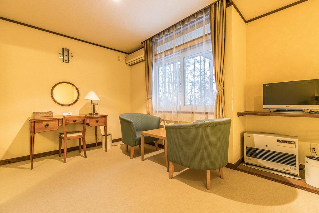 Petit Hotel Enchante Hakuba Exterior photo