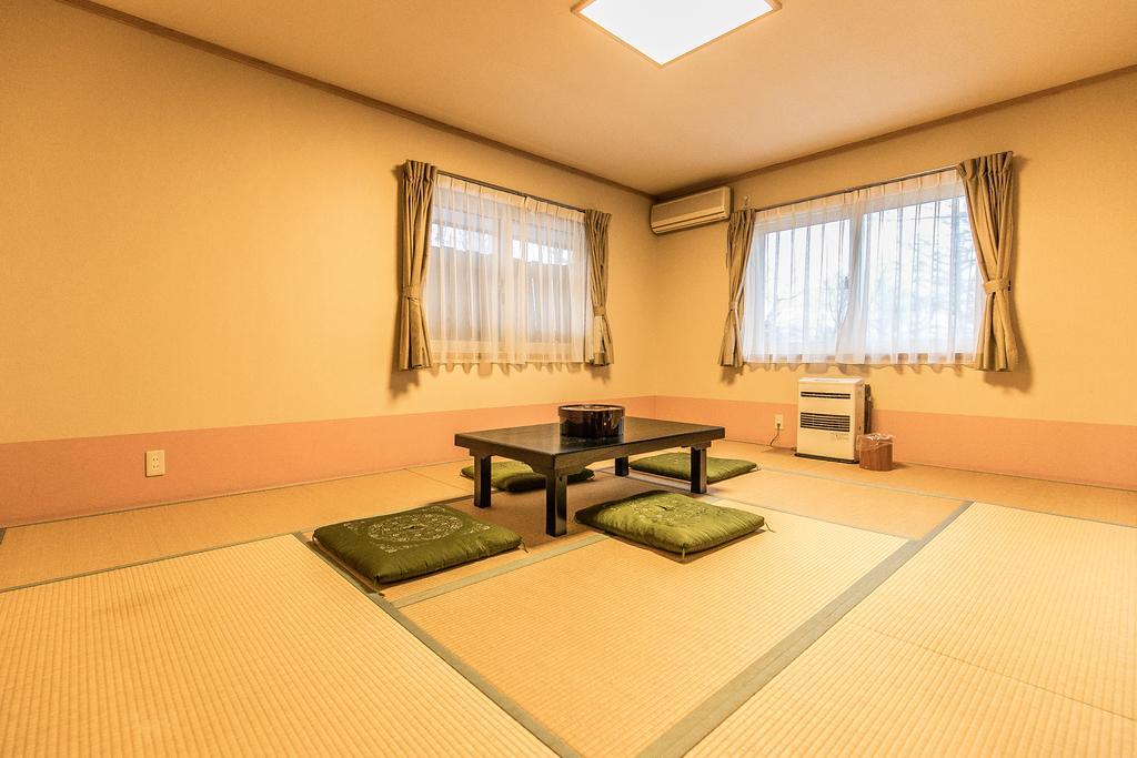 Petit Hotel Enchante Hakuba Exterior photo